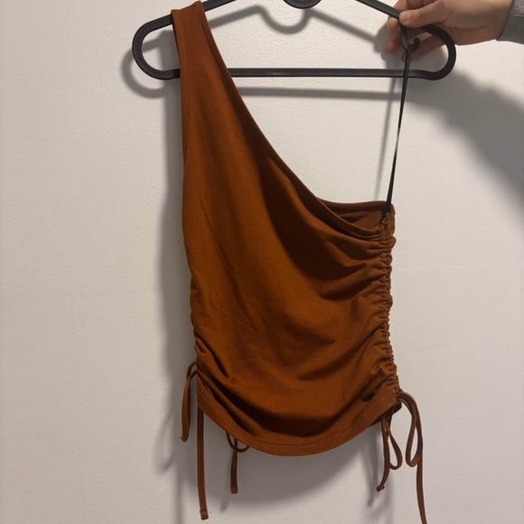 One shoulder top - Picture 1 of 2
